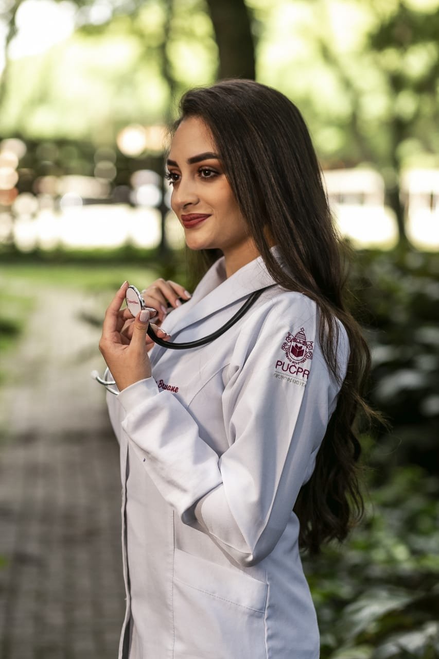 Alyne Bryane Fisioterapeuta e Instrutora de Pilates